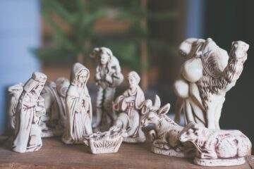 nativity scene table decor